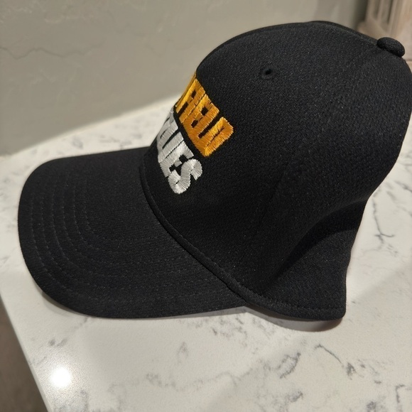 New Flexfit Greenfield Grizzlies Hat - Picture 2 of 4